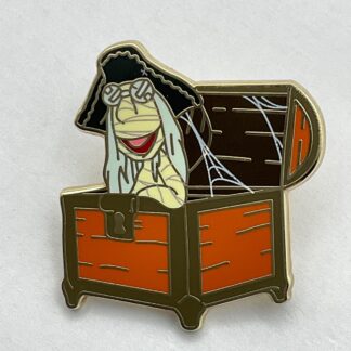 Disney MOG Old Tom Sitting in Chest Muppets Treasure Island LE 450 Disney Pin G5