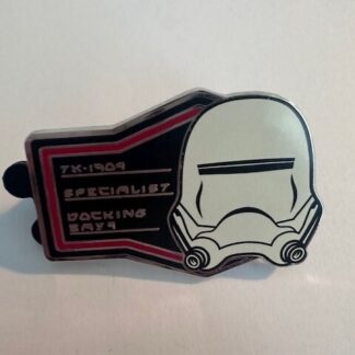 Disney Star Wars Galaxy's Edge Helmet Specialist docking bay Booster Pin (D8)