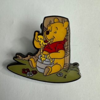 Loungefly - Winnie the Pooh - Character Tree Honey Hunny Pin (E0)
