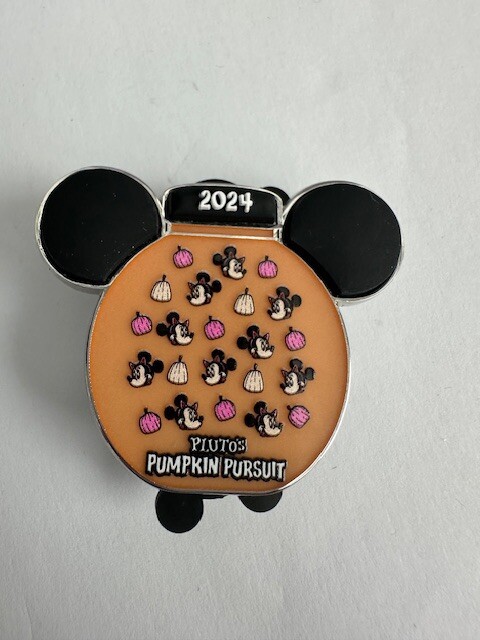 Minnie Plutos Pumpkin Pursuit 2024 Free D Glow In The Dark Disney Pin (D6)
