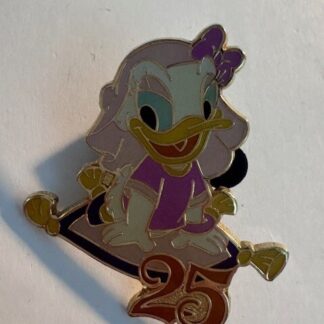 TDR Daisy Duck Game Prize Magic Carpet 25th Anniversary Disney Pin (C3)