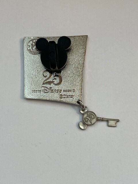 TDS Tokyo DisneySea Bonfire Dance 25th Anniversary Genie Aladdin Disney Pin (B1) - Image 3