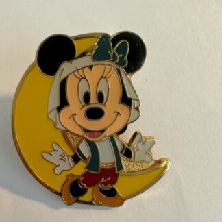 Tokyo Disney Land Sea Minnie MOON Aladdin game prize pin (C5)