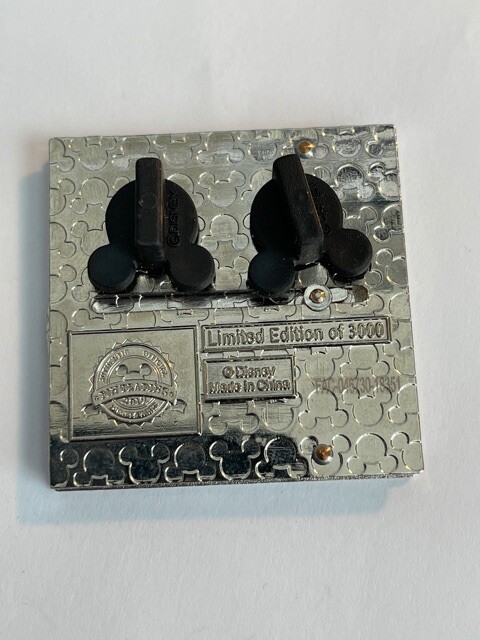 Vintage Vinyl Pin of The Month Pinocchio Record LE Disney Pin (A2) - Image 3