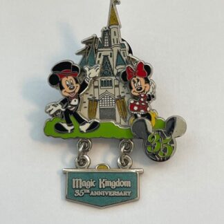 WDW 35 Magical Years Magic Kingdom Park Mickey And Minnie Disney Pin LE (A4)