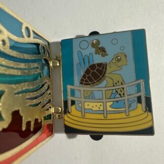 WDW Cast Member Exclusive Pin Stained Glass Living Seas With Crush & Squirt (B4)