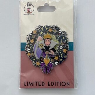 DEC Evil Queen Snow White Villains Wreath Halloween Disney Pin LE (B)