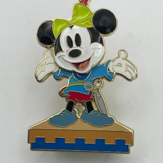 DISNEY DANCING CHARACTERS MICKEY BRAVE LITTLE TAILOR BOBBLEHEAD LE 4000 PIN F1