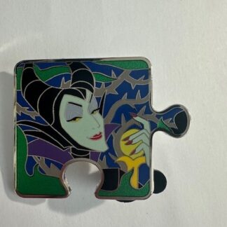 DS UK Character Connection Villain Puzzle Pin Maleficent Le 95 (D8)