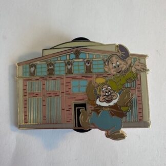 Disney Employee Mystery pin Snow White Seven 7 Dwarves Team Disney Building (D0)