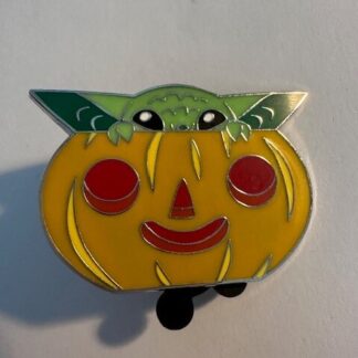 Disney Parks Baby Yoda Grogu Pumpkin Star Wars Halloween Pin 2022 (D6)
