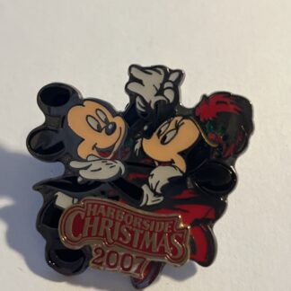 Disney Pin Japan Mickey & Minnie Disney SEA HARBORSIDE CHRISTMAS 2007 (C2)