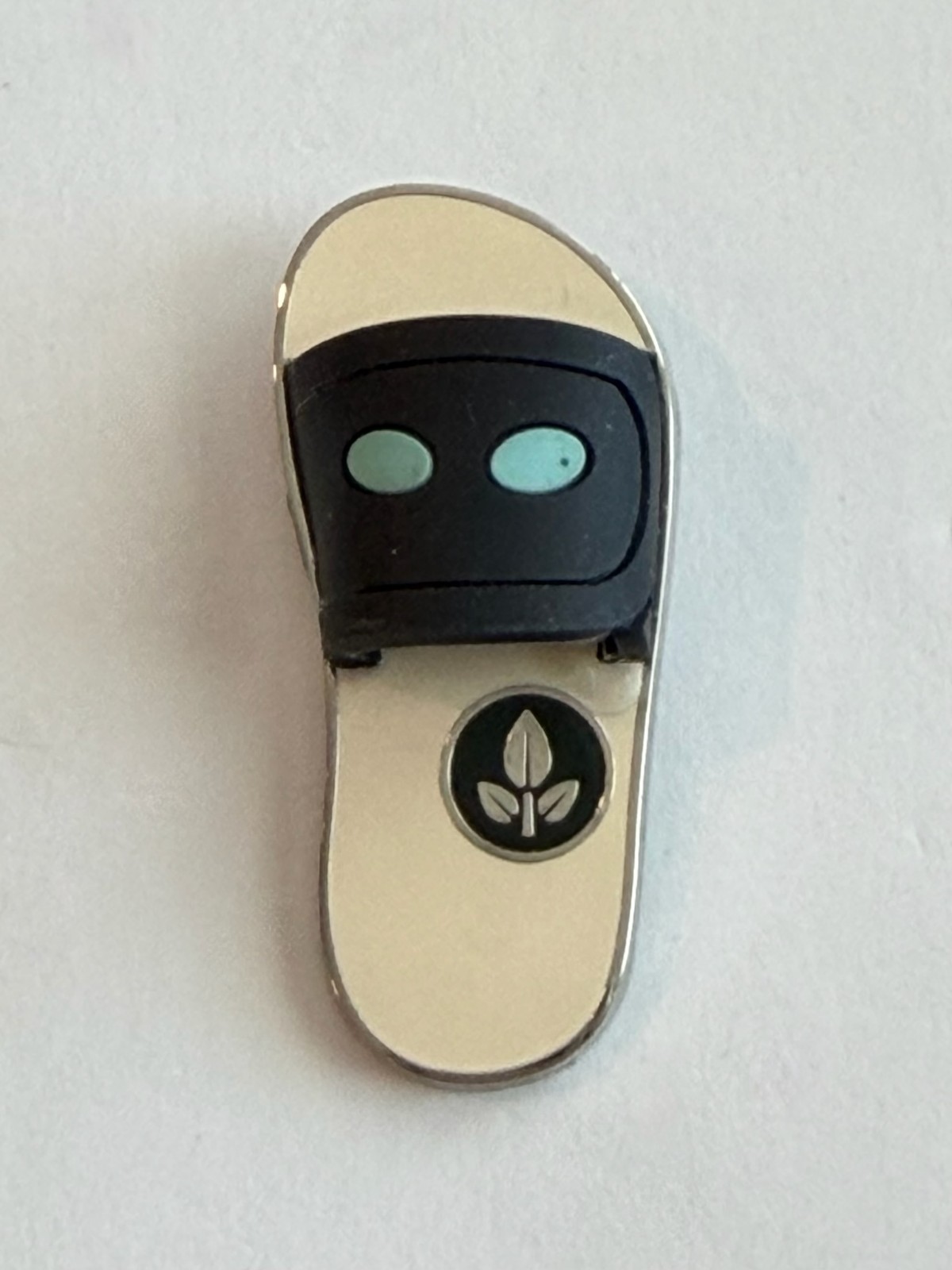 Eve - Sandals - Flip Flop Slides From a Set Wall-E 2015 Disney Pin H5