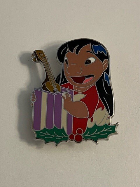 Holiday 2020 LE Character With Present Lilo From Lilo & Stitch Disney Pin (A8)