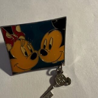 TDL MICKEY MINNIE BIRTHDAY SILVER KEY DANGLE Disney Pin (A6)