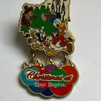 WDW Donald Duck Christmas At Magic Kingdom Limited Edition Disney Pin (C4)