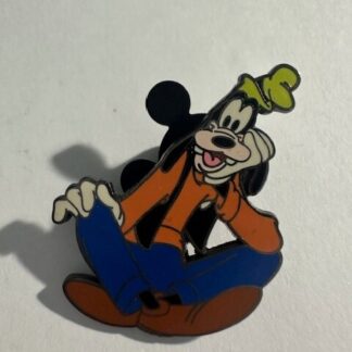 Walt Disney World Trading Pin Goofy Sitting 2007 (E8)