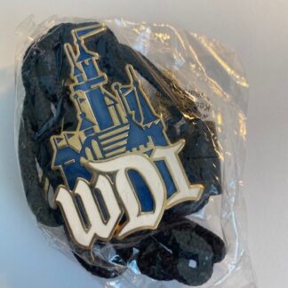 52010 WDI Disneyland Castle Lanyard Bolo & Disney Pin LE 300  (B)