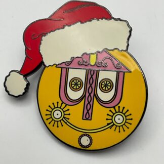 Annual Passholder 2000 Christmas Disney Small World Clock Face Santa Hat Pin E0