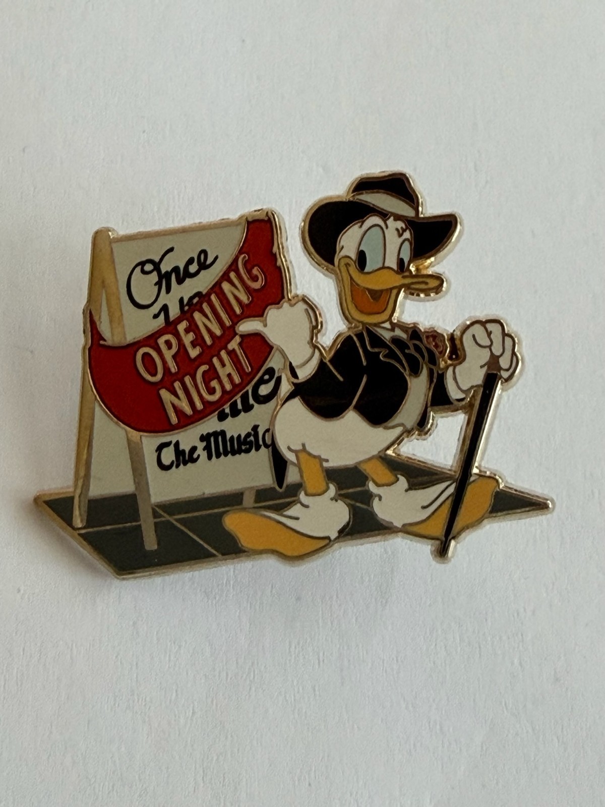 DIS - Mickey Mouse Friends Broadway donald sign Opening Night 2013 Disney Pin A8