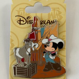 DLP Cowgirl Minnie and Goat Big Thunder Mountain Hanging Laundry 23 Disney Pin B