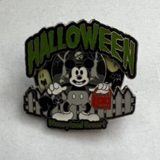 DLR LE Halloween Mickey 2003 Mickey With Ghosts Green Spinner Disney Pin (A1)