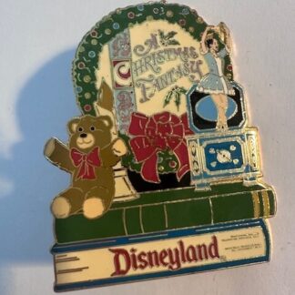 Disney Parade Pin Christmas Fantasy Teddy Bear Circus Bear (D6)