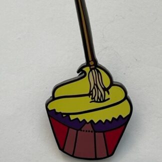Loungefly Disney HOCUS POCUS Cupcake Pin Blind Box - Witch Sarah Mop (D0)