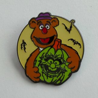 Muppets Halloween Fozzie Bear Animal Pumpkin Glow In The Dark 2024 Disney Pin H5