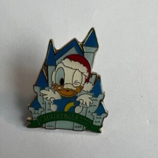 TDL Donald Duck Game Prize Castle Christmas 2017 Tokyo Disney Pin (B0)