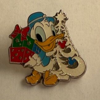 TDR Donald Duck White Christmas Tree Game Prize Christmas 2016 Disney Pin D9