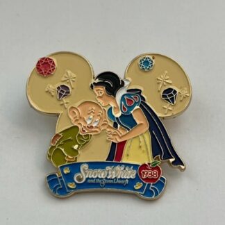 The Bradford Exchange Magical Moments Of Disney Snow White 1938 Disney Pin (A2)