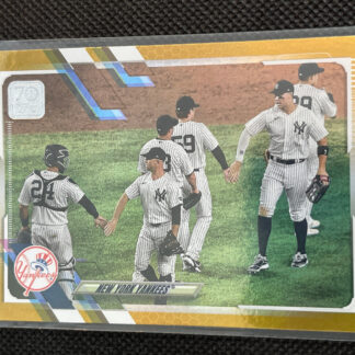 2021 Topps Gold Foil New York Yankees Team #39