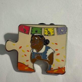 Character Connection Puzzle Mystery COCO Abuelita LE 900 Disney Pin (C2)