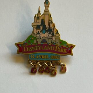 DLP 10th Anniversary Dangle Castle Dated 12 Avril 2002 LE Disney Pin (C4)
