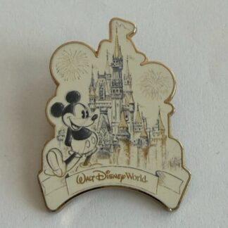 DS - DLR - Mickey and Castle 2019  Disney Pin A9