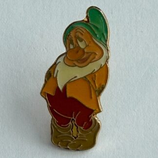 DS Snow White and the Seven Dwarfs Limited Edition Bashful Disney Pin H0