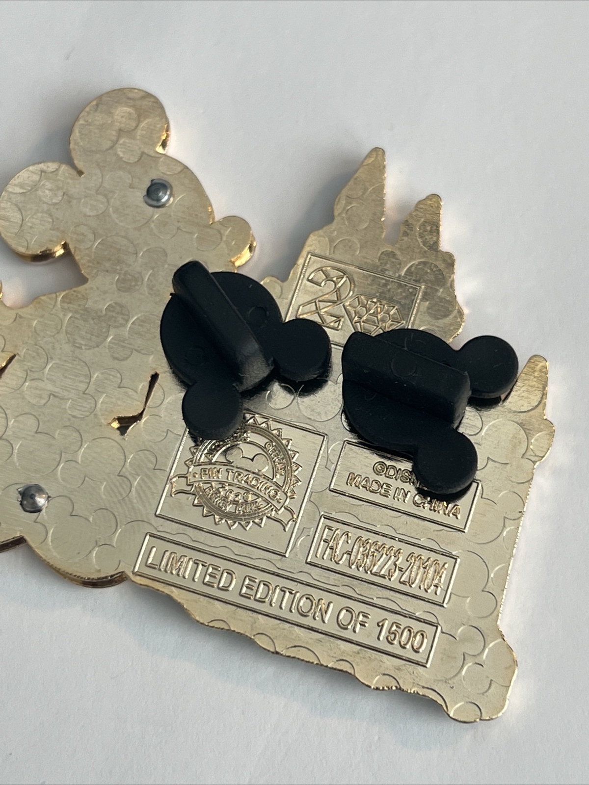 Disney 20th Pin Anniversary 20 Years Mickey Mouse Disneyland Castles (A3) - Image 3