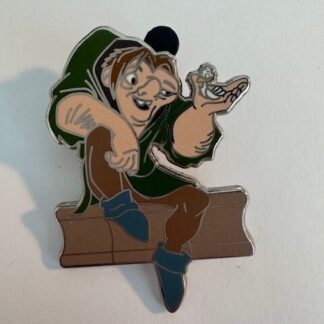 Disney Pin 2022 Hunchback of Notre Dame Quasimodo & Duck #154427 (A0)