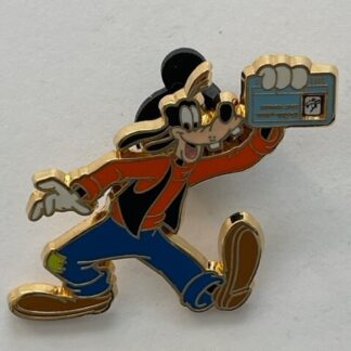 Disney Pin WDW Cast Member Pin Party 2007 Goofy with ID (C3)