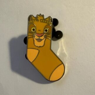 HKDL Karibuni Marketplace Socks Game Pin Simba (C5)