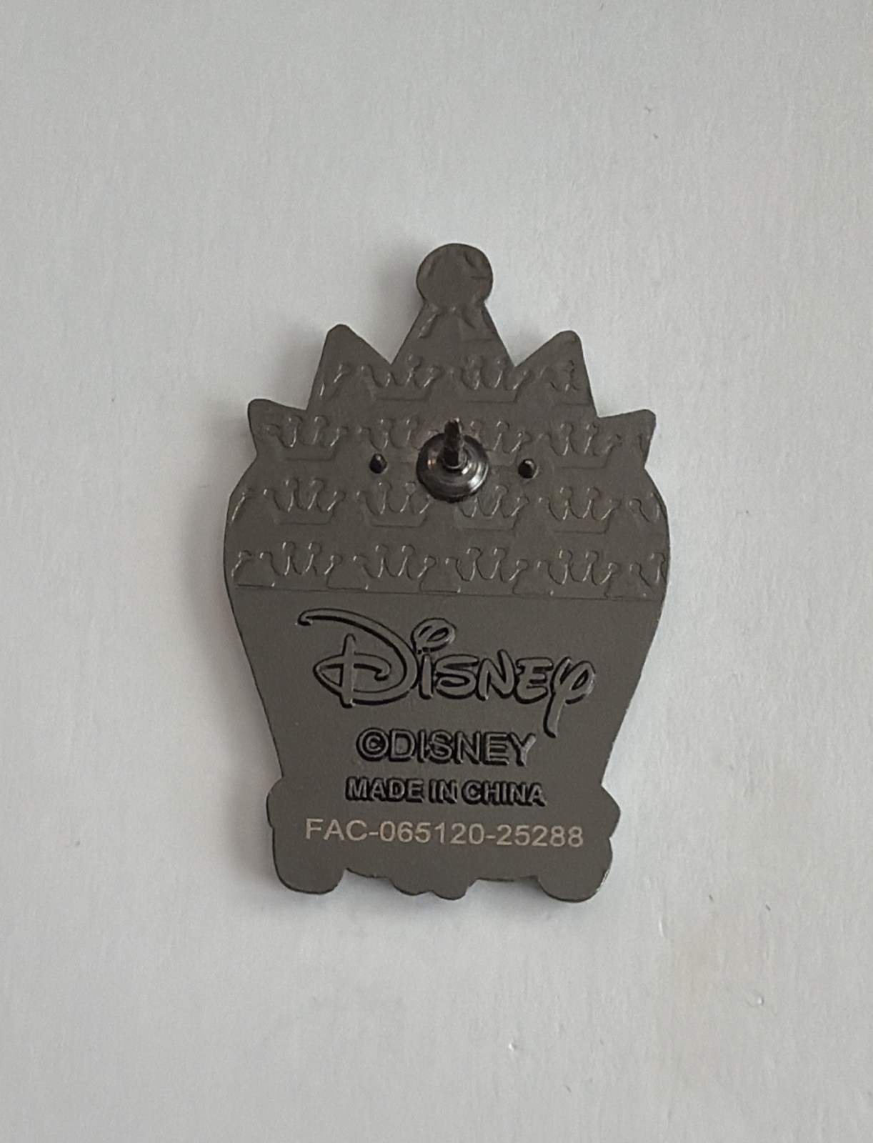 Loungefly Disney Villains Silhouette Glows Pin SNOW WHITE EVIL QUEEN H4 - Image 2