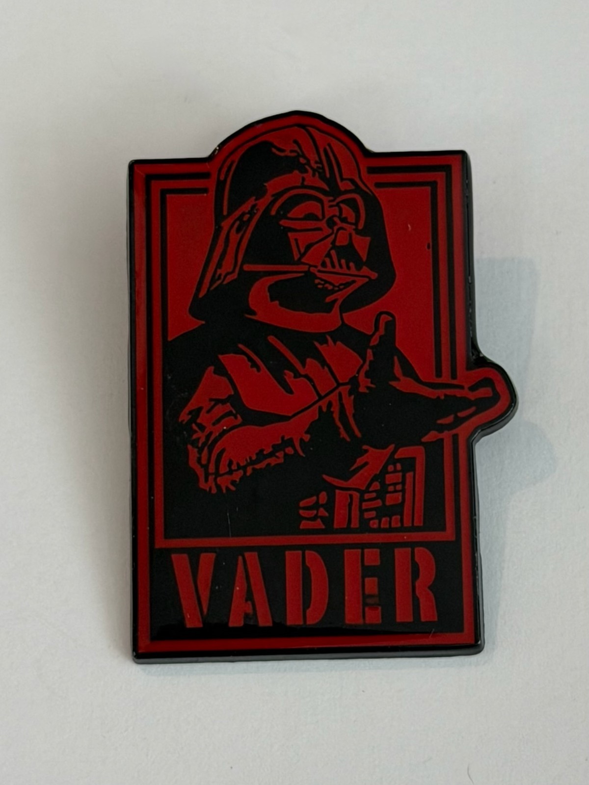 Toyko Darth Vader - Star Wars - Poster Paris 2013 Red Disney Pin H7