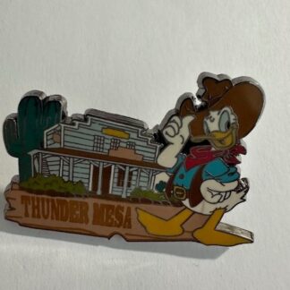 DLP - Donald - Thunder Mesa - Cowboy 2002 Paris Disney Pin D8
