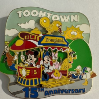 DLR - Mickey's Toontown - 15th Anniversary (Jumbo) LE 500 2008 Disney Pin F1