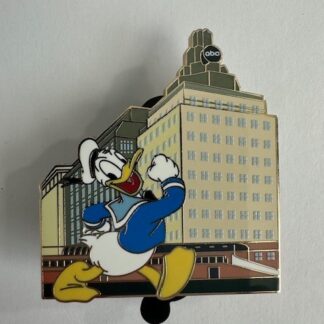 Disney Employee Centre DEC Walt Disney Studio Mystery Donald Duck Disney Pin F2