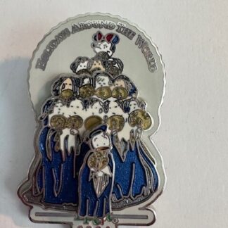 Disney Epcot 2004 Holidays Around the World Minnie Choir Tree Pin Le 5000 (D6)
