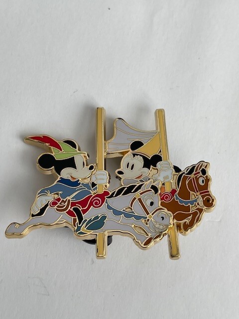 Disney Medieval Magic Brave Little Tailor Mickey & Minnie Horses LE 1000 Pin A2