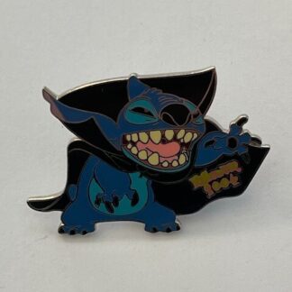 Disney Pin 34010 DLRP Halloween 2004 Stitch in cape (A8)
