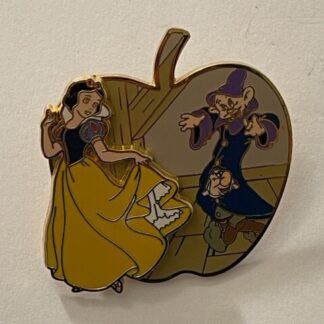 Disney Snow White Dancing with Dopey & Sneezy Apple Pin 38317 (B6)